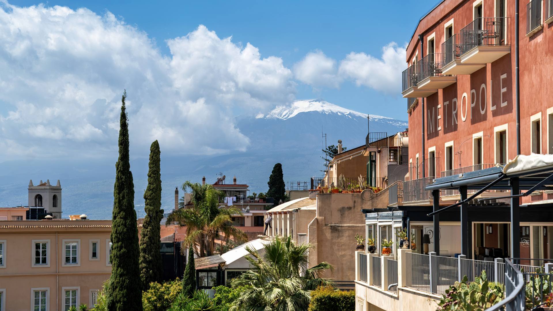 Ätna - von der Piazza IX Aprile aus gesehen